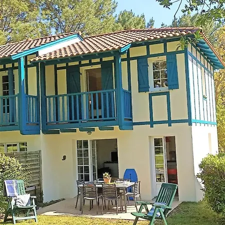 Bright 50 M For 6 With Balcony And Garden Ferienhaus