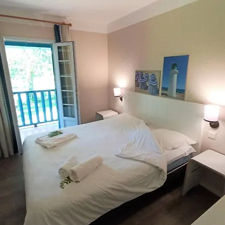 Bright 50 M For 6 With Balcony And Garden