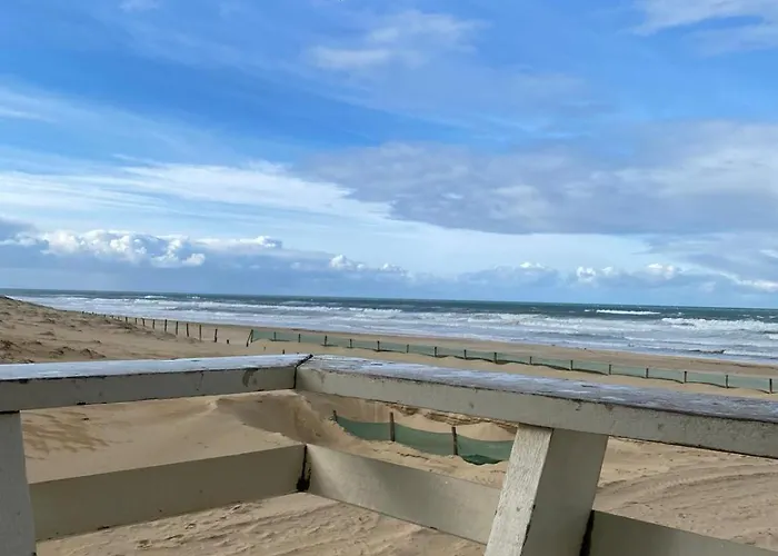 Bright 50 M For 6 With Balcony And Garden Holiday home *